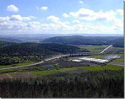 Elah_Valley_from_Azekah_tb_n022201